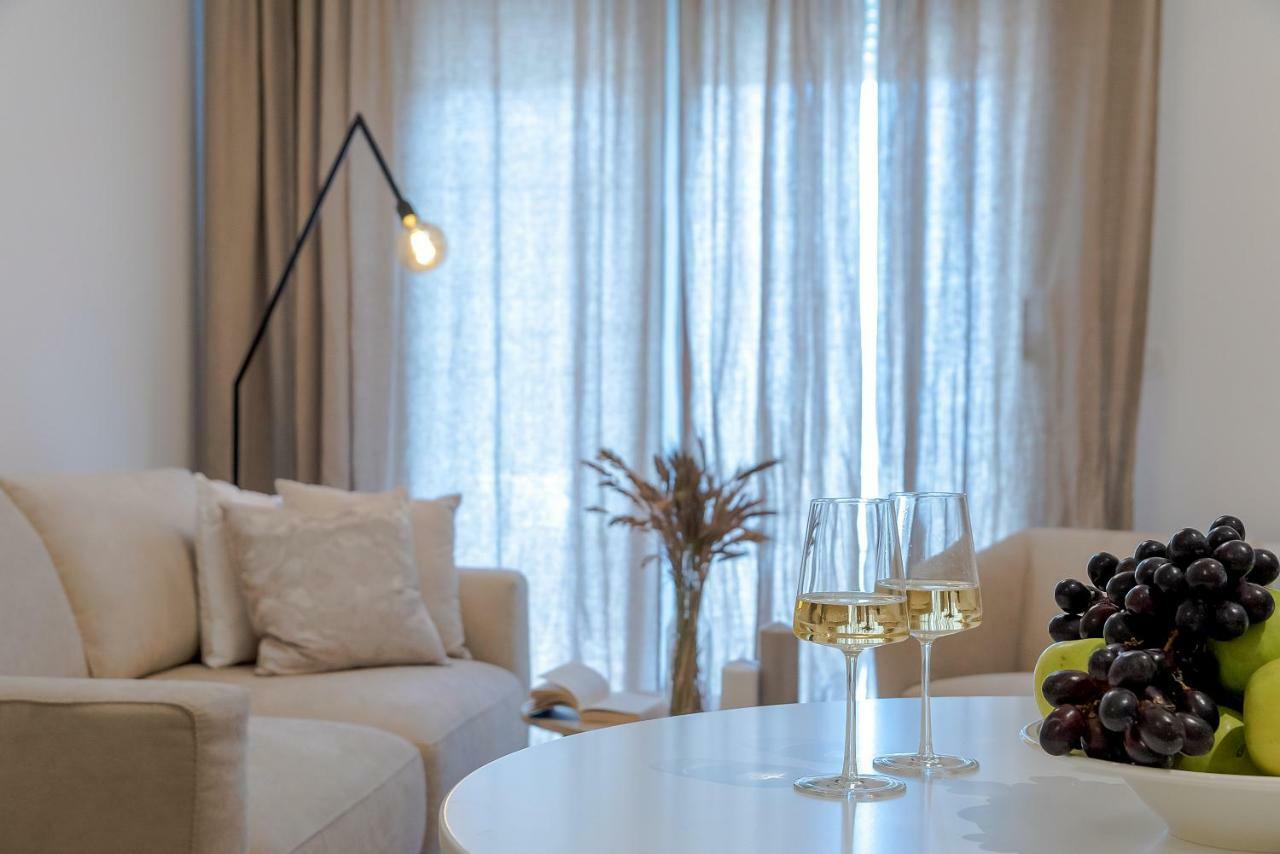The Pleasurist - Apartment With Private Heated Pool And Terrace Σπλιτ Εξωτερικό φωτογραφία