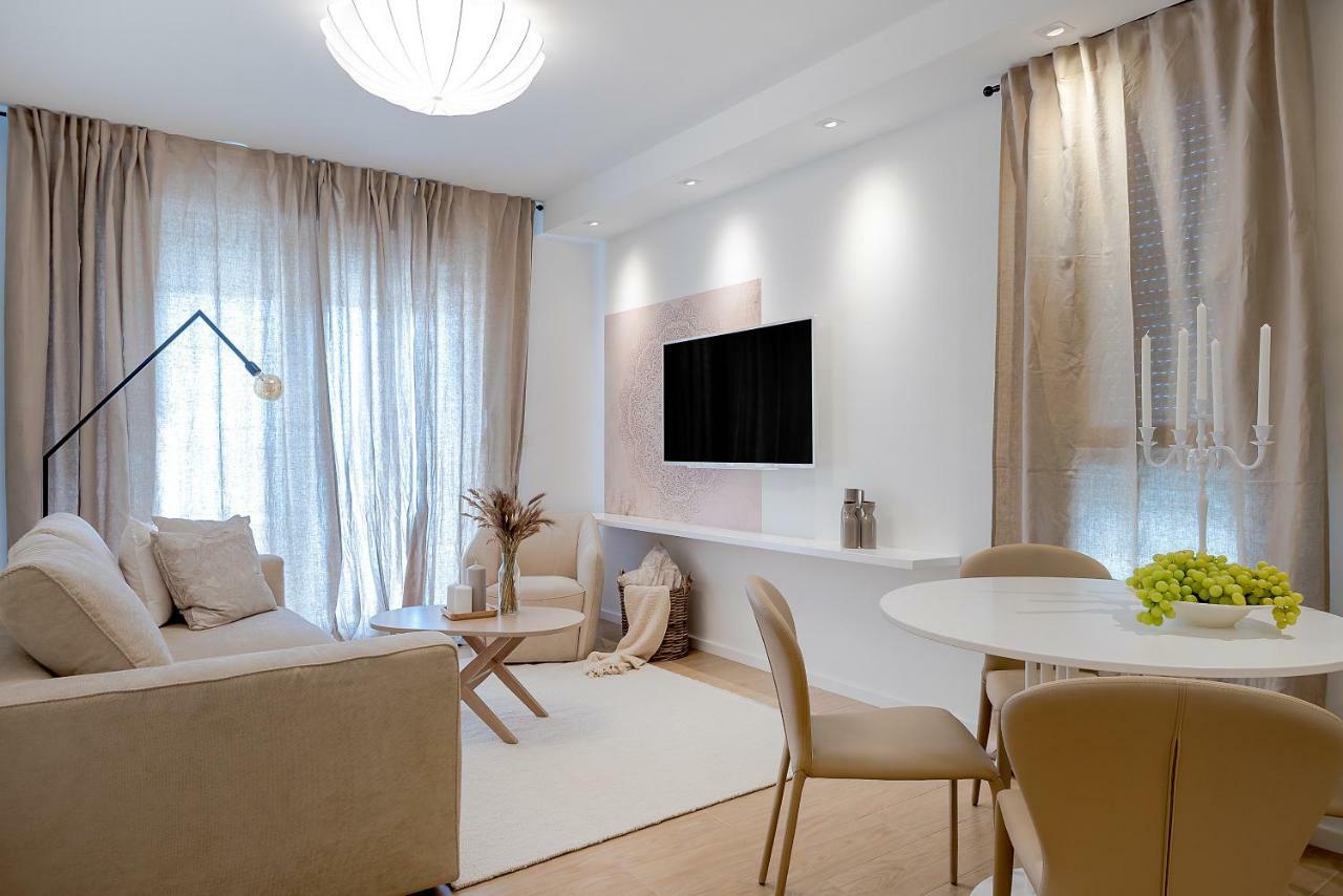 The Pleasurist - Apartment With Private Heated Pool And Terrace Σπλιτ Εξωτερικό φωτογραφία